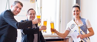 Goethe25: Zum 25. Jubiläum besuchte das Goethe-Institut die bayerische Weißwurstkönigin