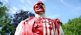 L'ère coloniale – la statue du général Storms, qui rappelle le passé colonial à Bruxelles (Belgique), a été vandalisée.