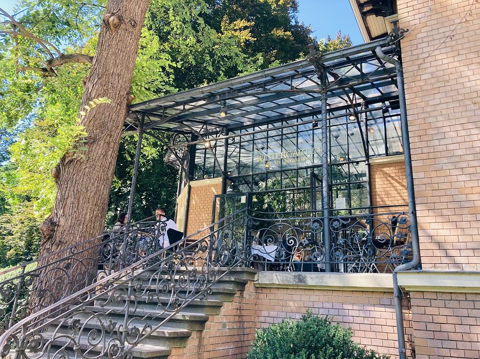 La splendida veranda del Wintercafè