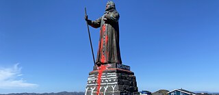 В Нууке (Гренландия) растет неприятие местным населением статуи миссионера-колонизатора Ханса Эгеде.