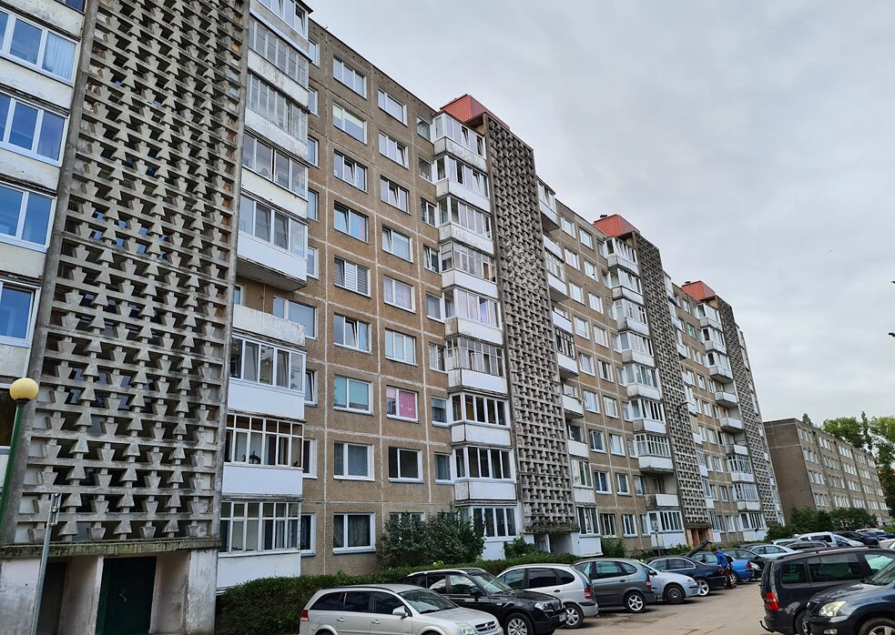 Sowjetisches typisches neunstöckiges Plattenbau in Klaipėda