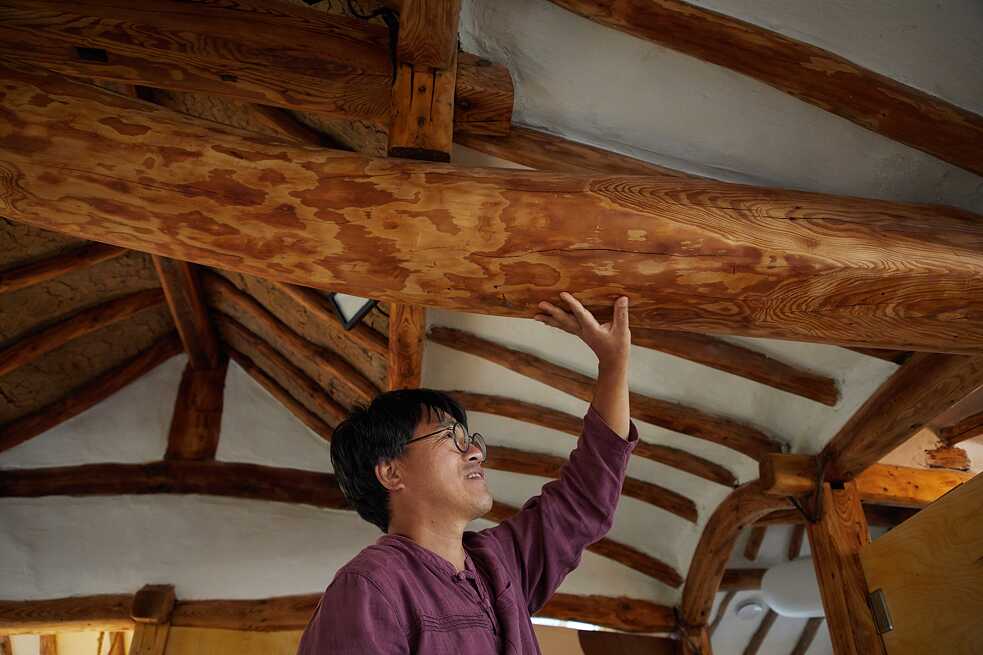 Byung Un Jung und das Friendly Duck House.