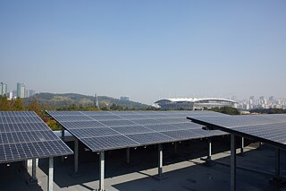Solarno postrojenje centra Seoul Energy Dream Center proizvodi cca. 367.000 kWh električne energije godišnje.