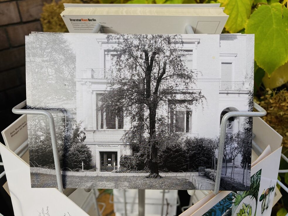 In libreria ho trovato una cartolina della Literaturhaus vista dall’esterno