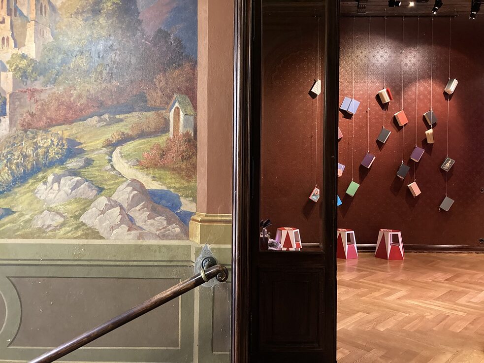 All’interno della Li-Be ci sono angoli che sembrano usciti da una scenografia teatrale