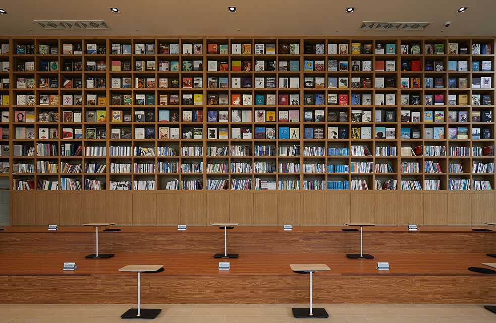 Die Universitätsbibliothek der Hankuk University ist eine smarte Bibliothek geworden.