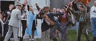 SCHLINGENSIEF_IN_DAS_SHWEIGEN_HINEINSCHREIEN_Foto_01