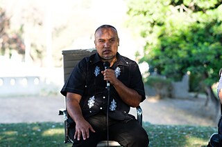 Joel Garcia und Rosten Woo im Gespräch im MacArthur Park; im Rahmen des Projekts „Civic Displace“, Teil der Veranstaltungsreihe „Yaangna, Beyond LA. Indigenous Frameworks“.