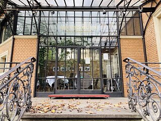 Il Wintergarten Café del Literaturhaus, temporaneamente chiuso.