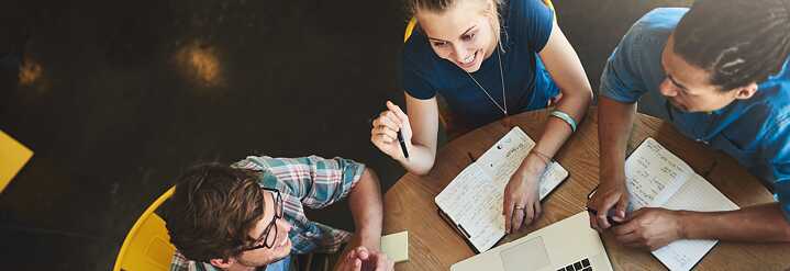 Intercambiando ideas con otros/as docentes de alemán