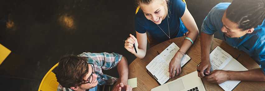 Intercambiando ideas con otros/as docentes de alemán