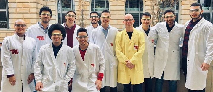 Im Chemielabor "clever@tu-berlin" konnten wir selbstständig experimentieren! Was wir am Studienkolleg Ägypten gelernt haben konnten wir hier einbringen“.