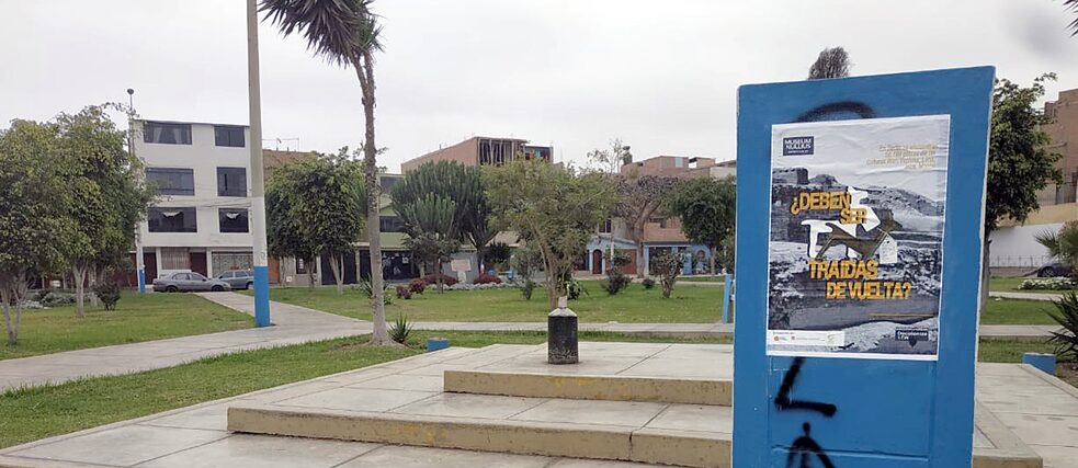 Latitude – “Museum Nullius”, poster intervention in public space by Natalia Rodríguez Ramírez, Lima, 2020, street view