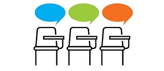  Logo del estudio, tres sillas y burbujas de voz
