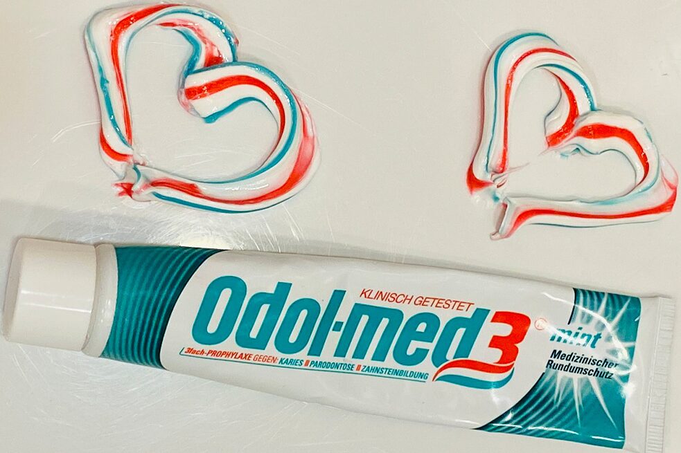 Die Zahnpasta - Sie liegt dir auf der Zunge