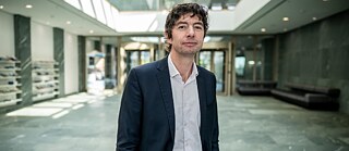 Christian Drosten az egyik legismertebb koronavírus-szakértő. 2017 óta a berlini Charité egyetemi klinika Virológiai Intézetének a vezetője.