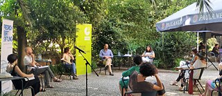 Debatte im Garten des Goethe-Instituts