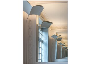 Lampes en forme de livres ouverts