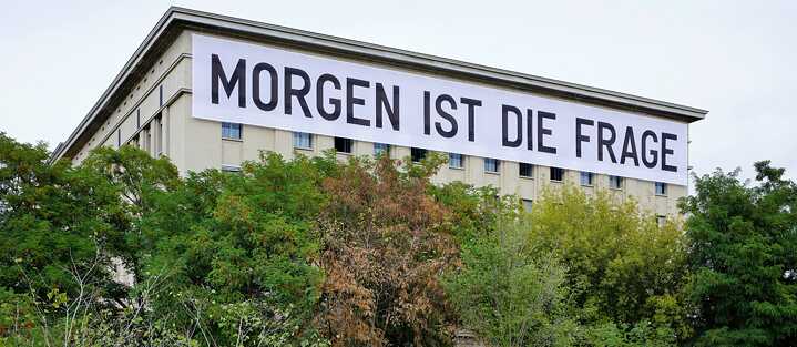 "Tomorrow Is the Question", a banner by the artist Rirkrit Tiravanija | Photo (detail): © Noshe