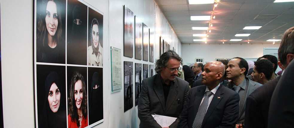 Ausstellungs-Eröffnung im Rahmen des Projekts „Mode und Identität“ (Elysée-Projekt 2010, deutsch-französisch gefördertes Jugend-Webprojekt inkl. Foto-Ausstellung und Modenschau).
