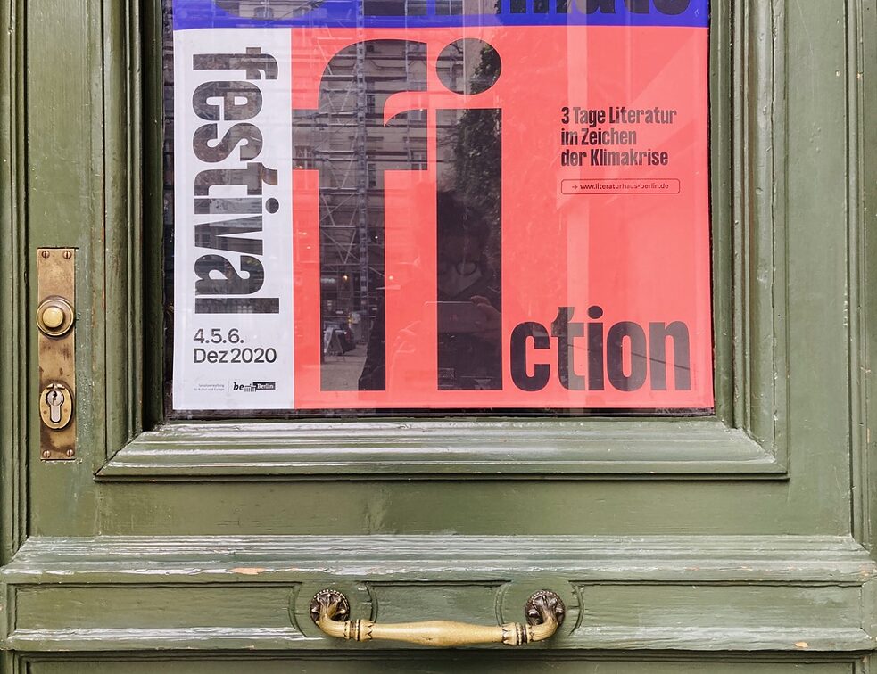 All’ingresso della Li-Be, il manifesto del Climate Fiction Festival