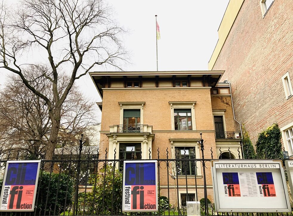 La facciata principale della Li-Be vista da Fasanenstrasse