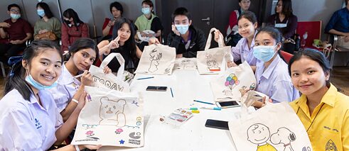 Tote bag painting: Christmas  Workshop for german learners at Goethe-Institut Thailand on 28th  November 2020