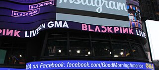 K-Pop conquers Times Square, like the girl band Blackpink.