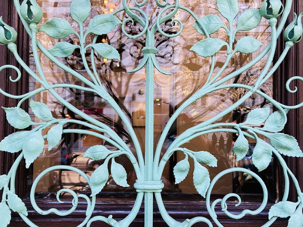 Die eleganten Dekorationen der Villa des Architekten Hans Grisebach, heute Auktionshaus, in der Fasanenstraße 25.