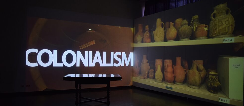 Latitude – „Museum Nullius“, eine Videoinstallation von Natalia Rodríguez Ramírez, 2019-2020, Installationsansicht