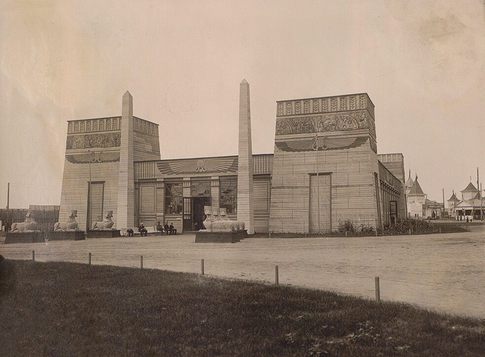 The First West-Siberian Agricultural, Forest, Trade and Industry Exhibition. The Pavilion of Siberian Studies. Omsk. Architect Leonid Chernyshev // 1911