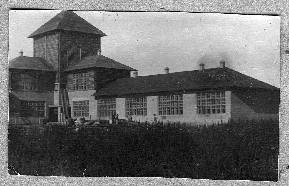 Schule Nr. 16 im Bergwerk Kemerowo. Kemerowo. Architekt: J. van Loghem // 1930er Jahre