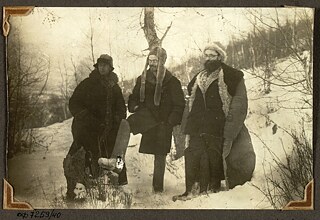 Fis Koos outdoors with his friends. A photograph from the album of Fis and Nell Koos, page 31. Kemerovo // 1924-1927