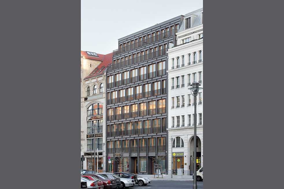 Wohn- und Geschäftshaus Hausvogteiplatz – Berlin, 2004