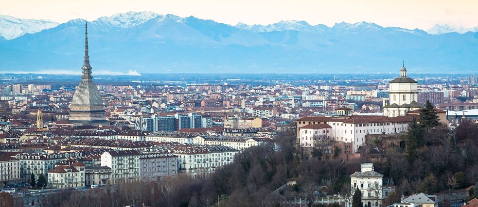 Blick auf Turin und die Alpen