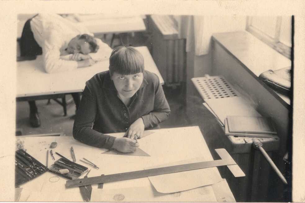 Lotte Beese am Bauhaus in Dessau, um 1928