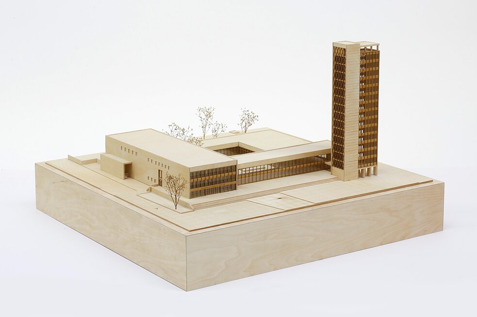 Haus der Kultur und Bildung Neubrandenburg, 1977