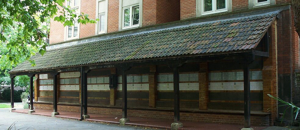 Wand der Helden, Postman's Park, London