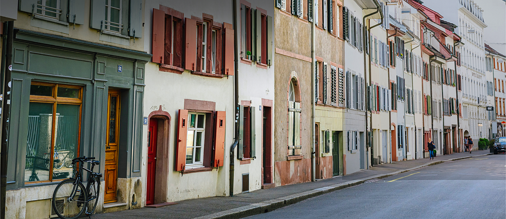 Von Basel, Schweiz aus können sie Online Kurse oder am Goethe-Institut Freiburg Deutsch lernen.
