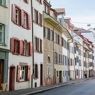 Puoi seguire i corsi online da Basilea oppure studiare la lingua tedesca al Goethe-Institut di Friburgo.