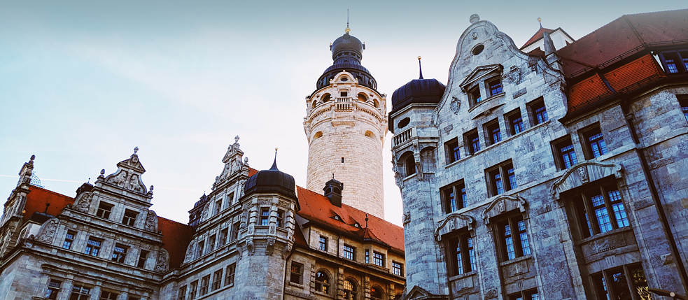 Von Leipzig aus können sie Online Kurse oder an den Goethe-Instituten Berlin oder Dresden Deutsch lernen.