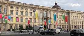 Dopo nove anni dall’inizio dei lavori, il 20 luglio ha finalmente aperto le porte al pubblico l’Humboldt Forum, il nuovo polo museale di Berlino. Siamo andati a dare un’occhiata all’interno.