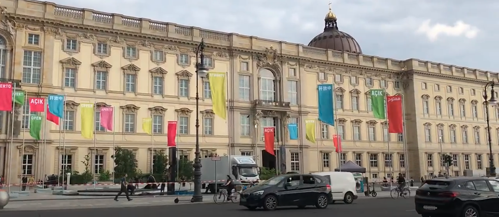 Nach neun Jahren Baustelle wurde der neue Berliner Museumskomplex für Besucher*innen eröffnet. Wir waren dabei.