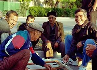   &copy; セルビ・ジュマイェヴァ  