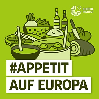 Speisen und Getränke vor grünem Hintergrund