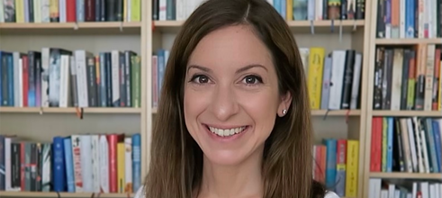Neben Young Adult sind Klassiker bei Booktube ganz vorne mit dabei: Langzeit-Favoriten und Dauerbrenner gibt es bei den „BuchGeschichten“ von Ilke Sayan.