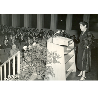 Hannah Arendt speaking at the Landesbibliothek Berlin.