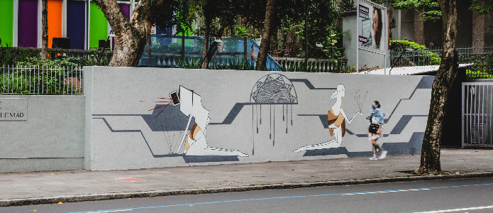 Muro do Goethe-Institut Porto Alegre em abril de 2022, com arte de Diogenes Machado