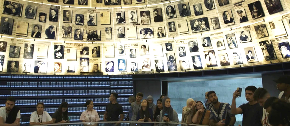 Die Jugendlichen zu Besuch in Yad Vashem