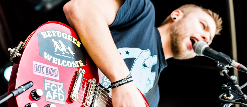 Musiker beim Stains in the Sun Festival 2021